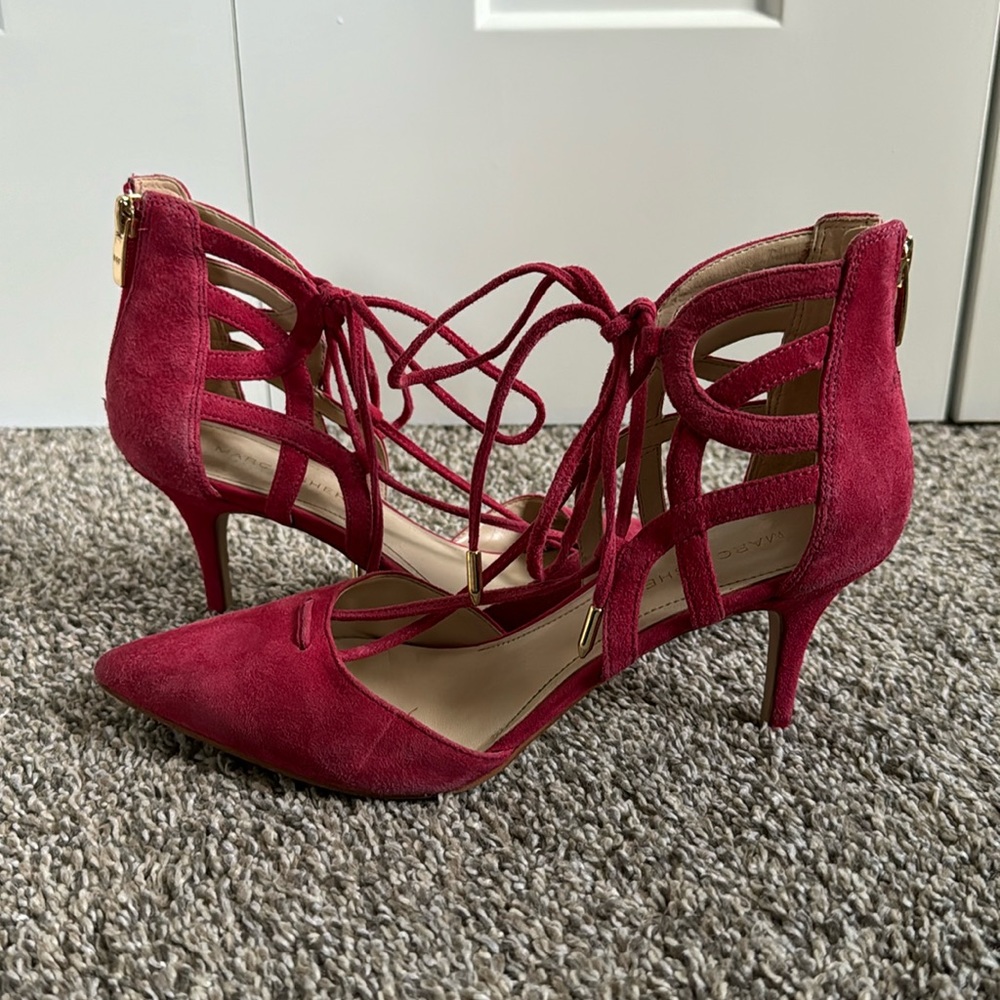 Marc Fisher size 7.5 Pink Strappy Heels